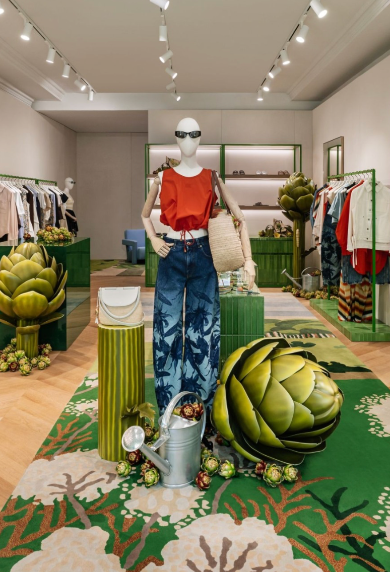 LOUIS VUITTON &mdash; RESTAURANT, SAINT-TROPEZ